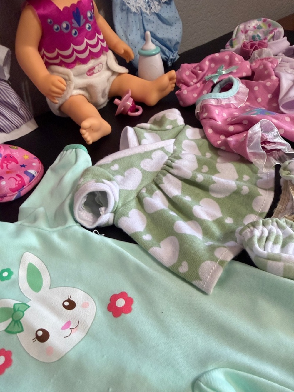 2017 Hasbro Baby Alive Shimmer & Splash Doll with extra Outfits/Clothes - Picture 9 of 12